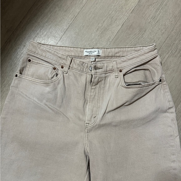 Abercrombie & Fitch Curve Love Cream 90’s High Rise Relaxed Jean Size 31/14 - Picture 4 of 8